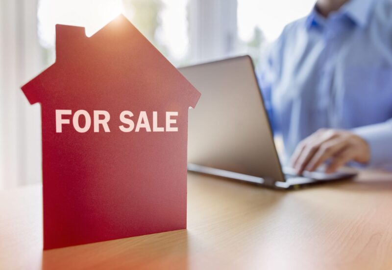 Three Reasons to Hire an Attorney When Selling Your Business Three Reasons to Hire an Attorney When Selling Your Business